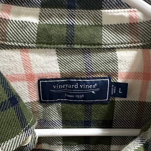 Vineyard Vines Checkered Men’s Flannel Shirt - Picture 2 of 8